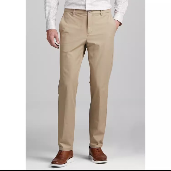 Jos. A. Bank Traveler’s Collection Tailored Fit Golf Chinos - Picture 1 of 4